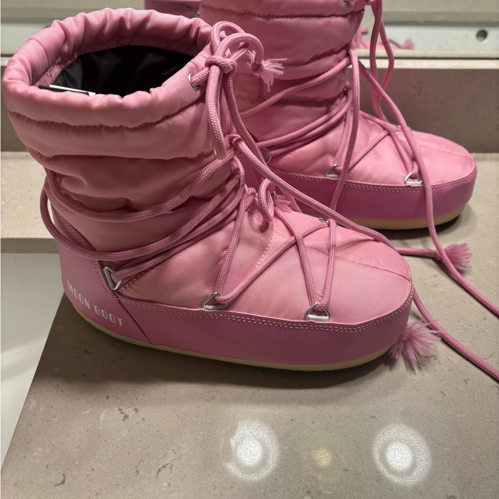 Moon Boot Women's Winter Boots in Pink